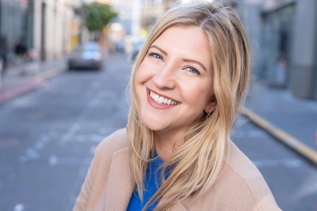 outdoor headshot example san francisco maiden lane