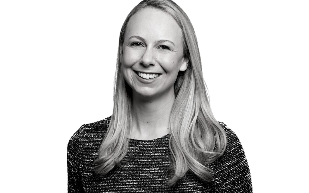 Are Black-And-White Professional Headshots Okay to Use?