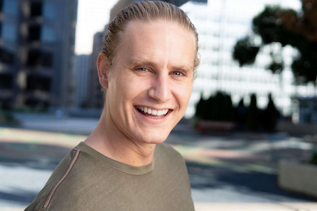 outdoor headshot example san francisco st marys square