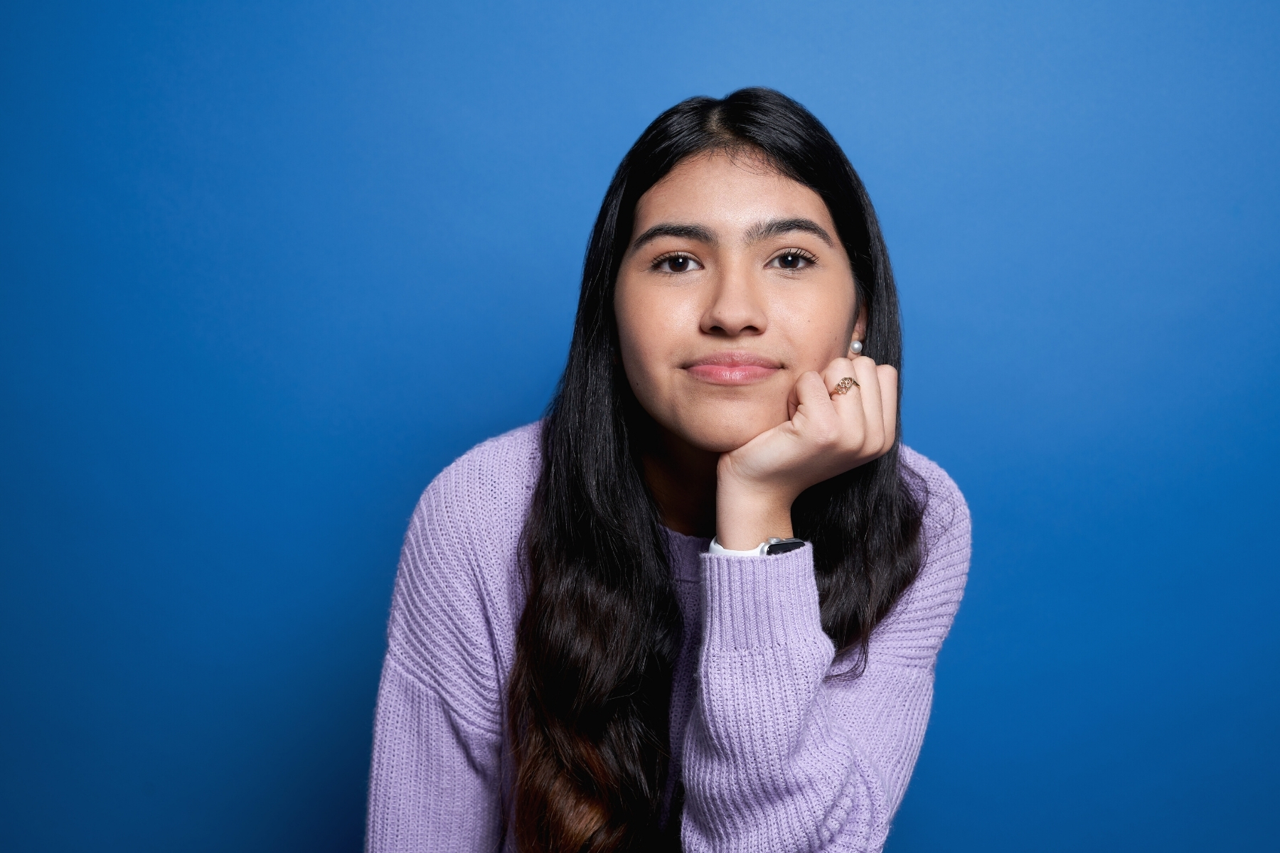 lean in acting headshot pose